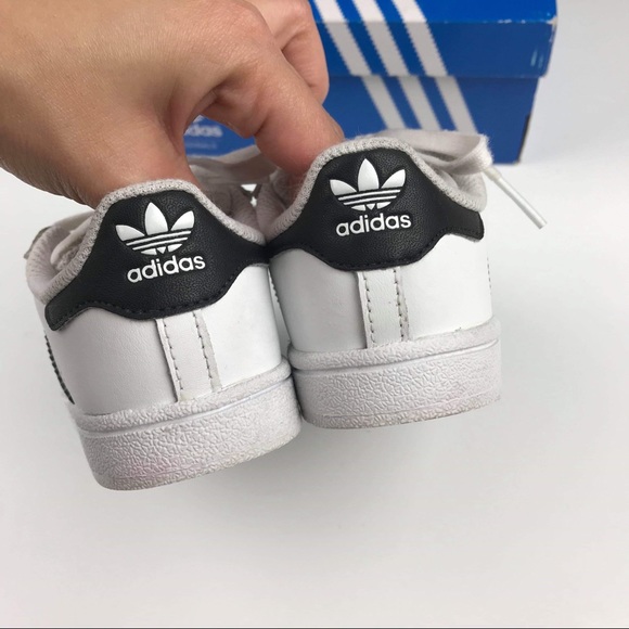 Kids shoes adidas size 9 toddler - Picture 4 of 6